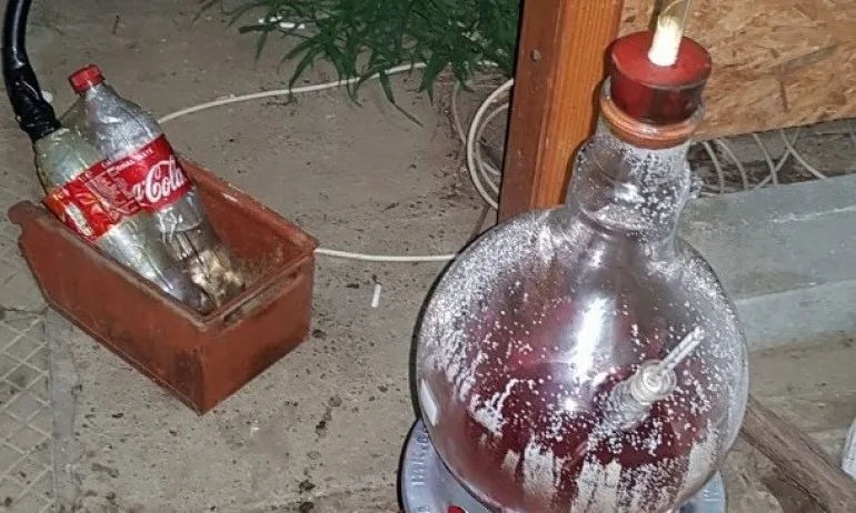 Разбиха импровизирана нарколаборатория в Плевенско - Tribune.bg