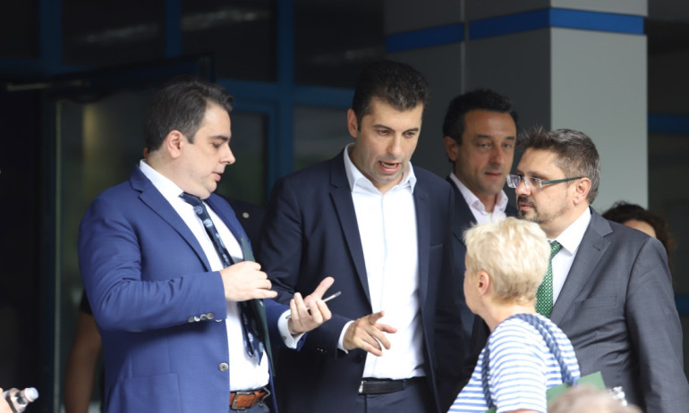 Промяната с нов ход - Махат 10 областни управители от ИТН - Tribune.bg