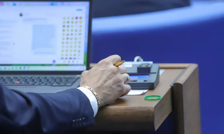 Ударници: Вместо за 7, само за 3 дни депутатите ще приемат Закона за съдебната власт - Tribune.bg