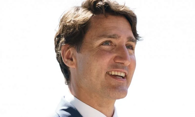 Протестиращи хвърлиха камъни по канадския премиер по време на предизборно мероприятие - Tribune.bg