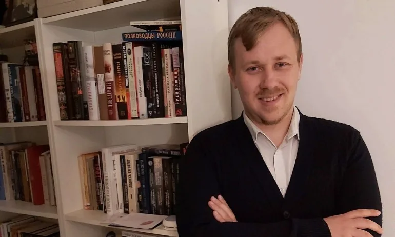 Да опреш да те брани агент Сашо като Матросов, значи вече си в режим на свободно падане - Tribune.bg