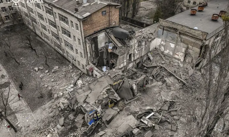 Взривове и евакуация в Одеса, обявена е тревога - Tribune.bg