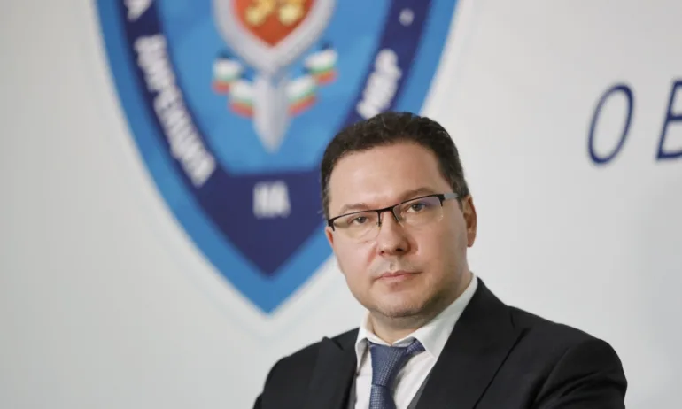 Даниел Митов: Години наред култ към мутри и чалга доведе до локали и нуждата МОН да въвежда добродетели в училище - Tribune.bg