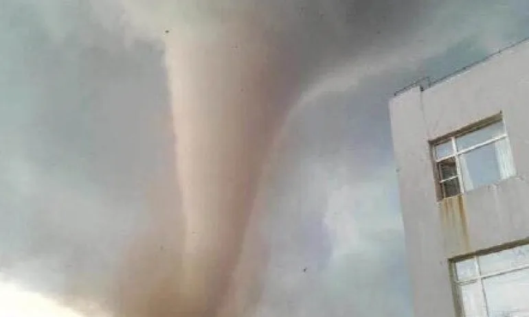 Мощно торнадо удари Китай – има загинали (ВИДЕО) - Tribune.bg