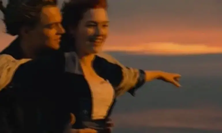 Истинските фенове на филма Титаник“ отдавна спорят дали парчето дърво,