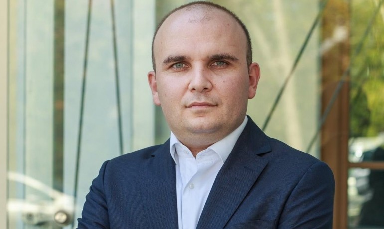 Евродепутатът на ДПС Илхан Кючюк отново беше избран за съпредседател на АЛДЕ - Tribune.bg