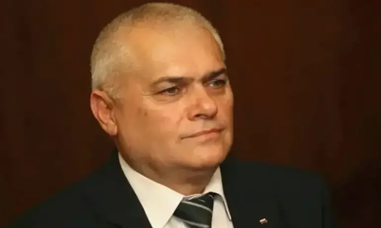 Валентин Радев: Това е заблуден дрон. Не сме цел - Tribune.bg