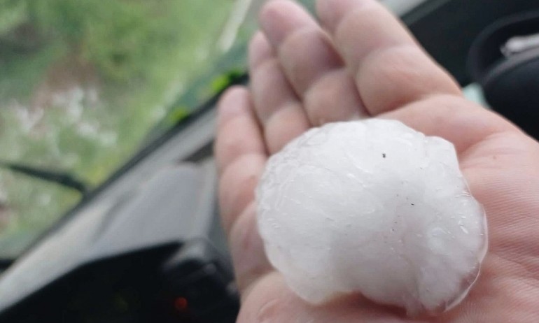 Пореден ден на протест: Земеделци още чакат реакция от държавата след градушките - Tribune.bg