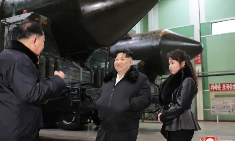 Северна Корея изстреля 200 снаряда към южнокорейски острови - Tribune.bg