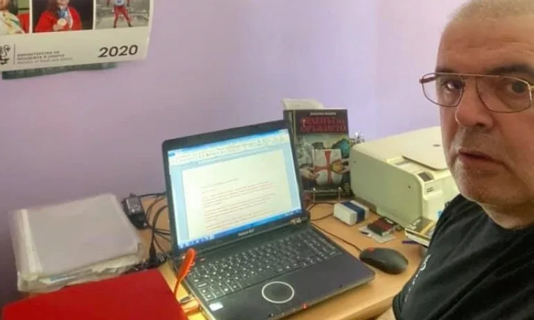 Маноил Манев: Четете книги! Пишете! Ще се справим с ужасната беда - Tribune.bg