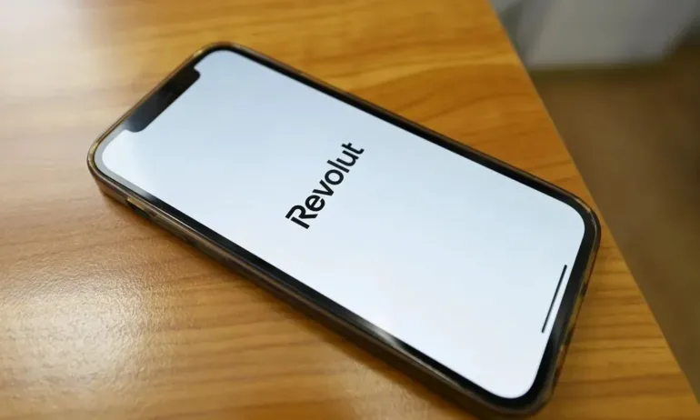 Revolut потвърдиха за теч на чувствителна информация за техни клиенти - Tribune.bg