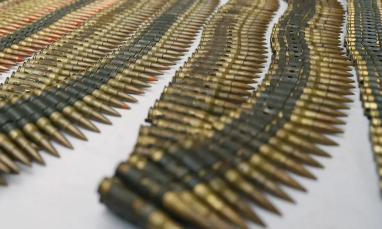 Световният бюджет за отбрана скача до рекордните 2440 милиарда долара - Tribune.bg