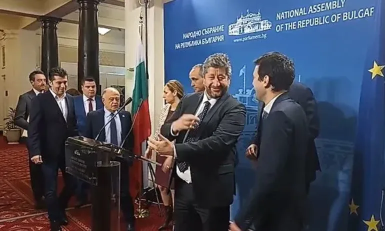 Брифинг на ПП и ДБ - 12.01.2023 година - Tribune.bg