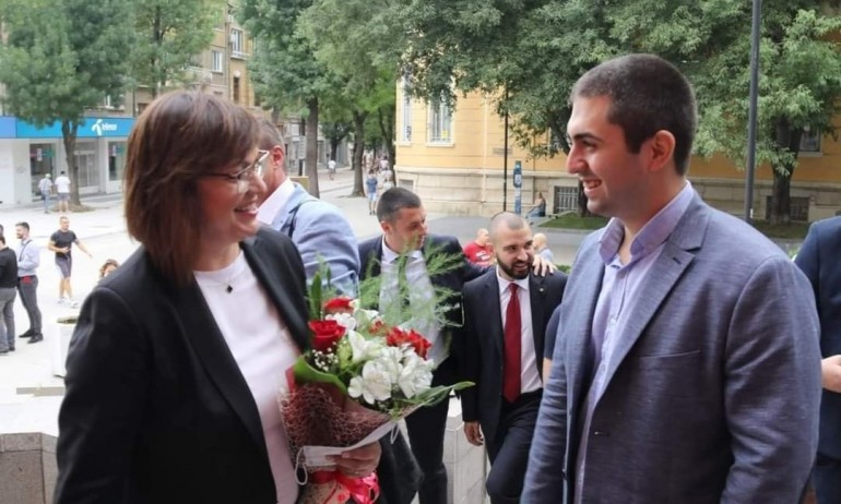 Социалист с остра позиция: Румен Радев работи задкулисно с цел заличаването на БСП - Tribune.bg