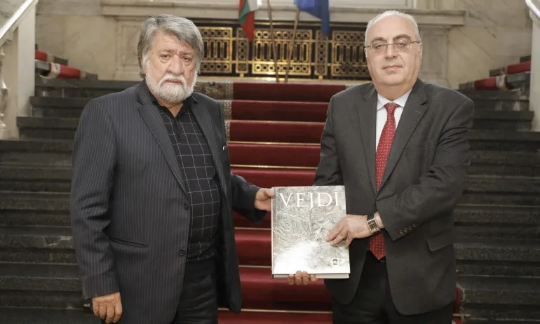 Посланик Армен Едигарян: Вежди Рашидов е жива легенда в Армения - Tribune.bg