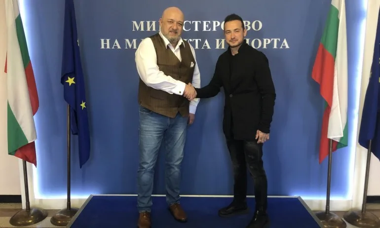 Министър Кралев се срещна с европейския шампион по мотоциклетизъм Мартин Чой - Tribune.bg