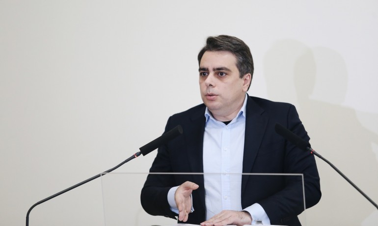 Асен Василев определи атака срещу него като нескопосана и с неверни твърдения - Tribune.bg