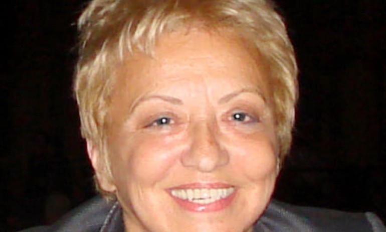 Пак грешка до грешка: Пиарката на Кирил Петков го брани в нов пост - Tribune.bg