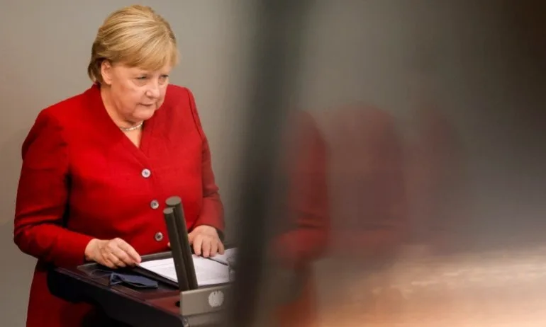 Ангела Меркел с последно посещение като канцлер в Атина - Tribune.bg