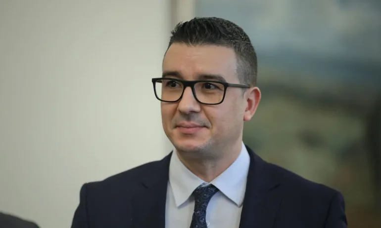 Министър Дилов: В рамките на европейските инициативи българската отбранителна индустрия има възможност да заеме стратегическо място - Tribune.bg