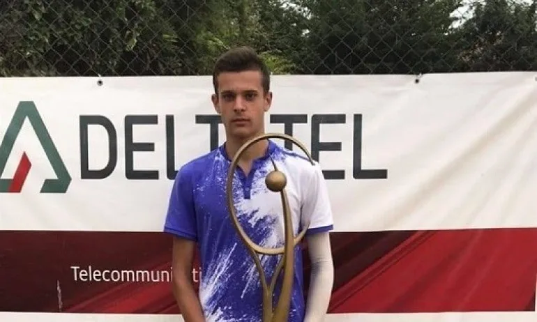 Симеон Терзиев показа как тренира за кампанията Вкъщи с българските тенис звезди (ВИДЕО) - Tribune.bg