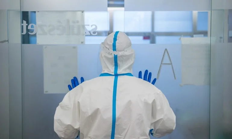 В опит да овладеят пандемията: Чехия и Словакия затягат мерките, Унгария обмисля затягане - Tribune.bg