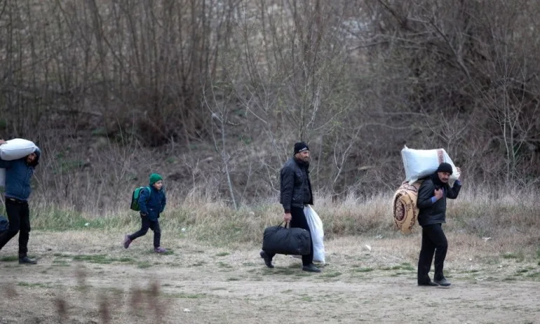 Заловиха нелегални мигранти на бул. Цариградско шосе - Tribune.bg
