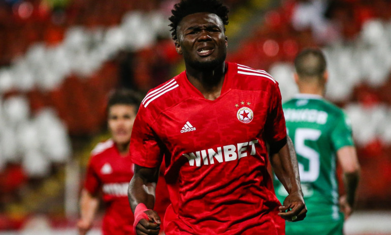 Агентът на Кайседо обвини ЦСКА, че са го заплашвали: Някакви призраци преследват този клуб! - Tribune.bg