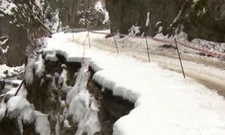 Отпуснаха над 5 милиона лева за пътя до Триград, не е ясно кога ще започне ремонтът - Tribune.bg