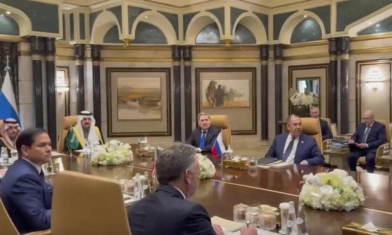 Висши дипломати на САЩ и Русия с първа среща от години - Tribune.bg