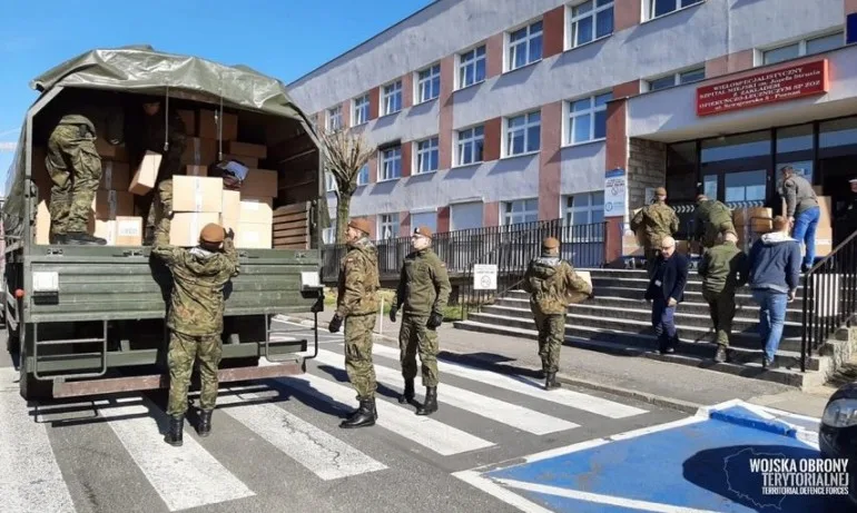 Полша вкарва армията в борбата с коронавируса - Tribune.bg