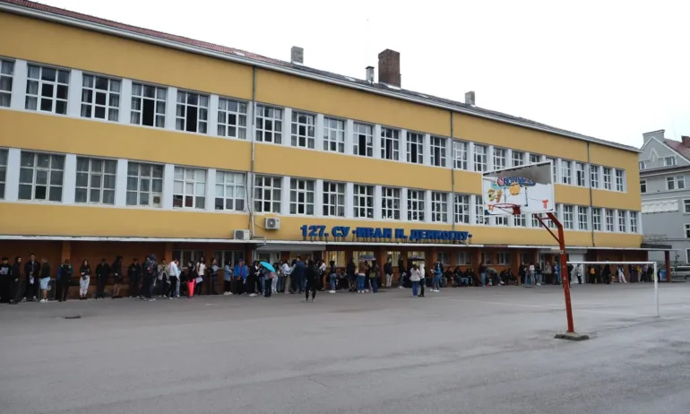 Десетокласниците днес се явяват на НВО по БЕЛ - Tribune.bg