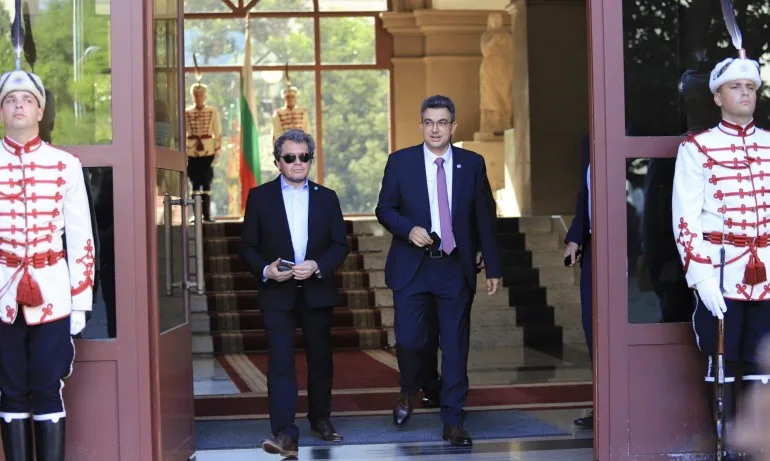 Борислав Цеков: Президентът внася в НС предложението за премиер, ИТН не може да го оттегли - Tribune.bg