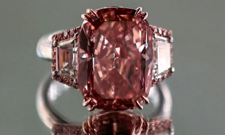 Продадоха рядък розов диамант за 58 милиона долара - Tribune.bg