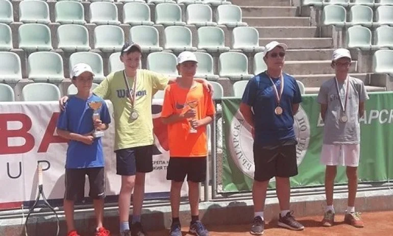 Ивайло Михалев и Десислава Меразчиева спечелиха регионално до 14 г. в Сливен - Tribune.bg