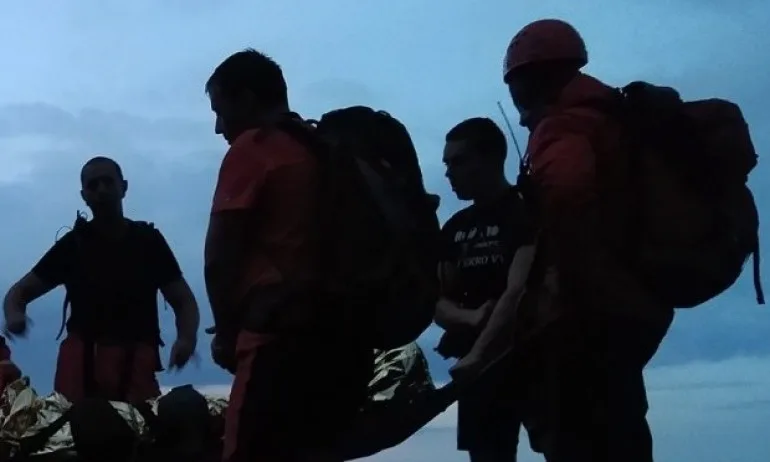 Мъгла и бурен вятър върнаха спасителите, тръгнали за тялото на загиналия в Балкана - Tribune.bg