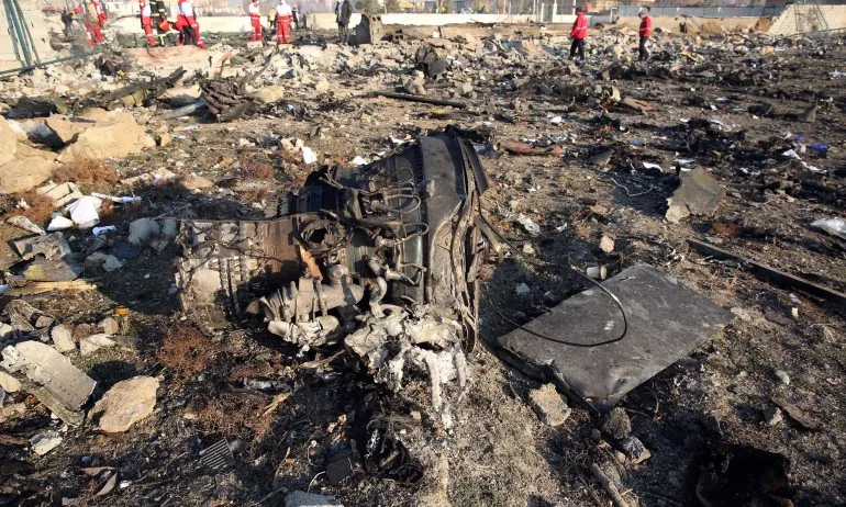 Експерт за самолетната катастрофа в Иран: Не е изключено да е терористичен акт - Tribune.bg