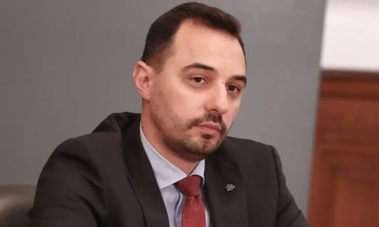 Заради множество нарушения: Министърът на икономиката обмисля промени в състава на КЗП - Tribune.bg