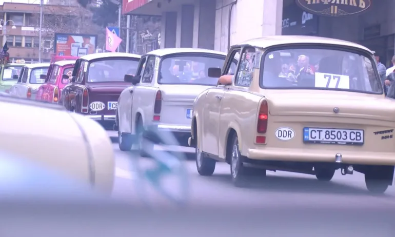 Протестно шествие изкара на дефиле по улиците на В. Търново над 150 трабанта - (СНИМКИ) - Tribune.bg