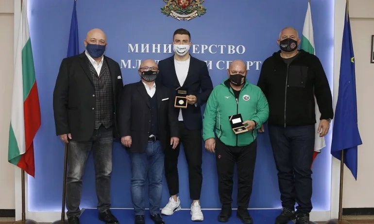 Министър Кралев награди Борис Георгиев за сребърния медал от Гранд шлем в Ташкент - Tribune.bg