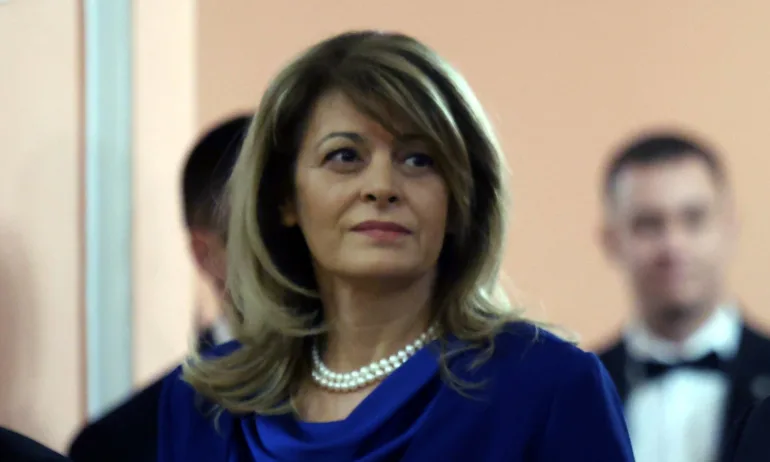 Десислава Радева: Продължавам да размишлявам - Tribune.bg