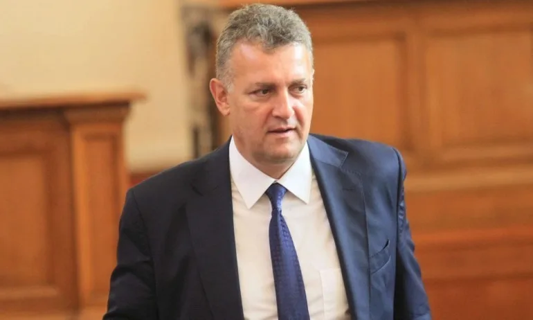 Парламентът прекрати правомощията на депутата Валентин Николов - Tribune.bg