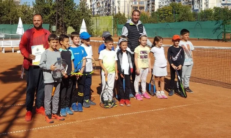 Ясен Божков и Симона Попова триумфираха на регионално до 8 г. в Пазарджик - Tribune.bg