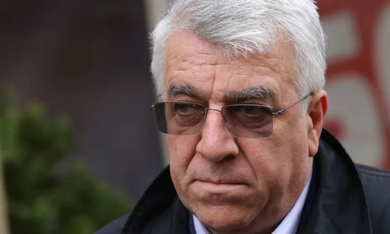 Румен Гечев в конспирация: Съмнява се, че Хасан Адемов има коронавирус - Tribune.bg