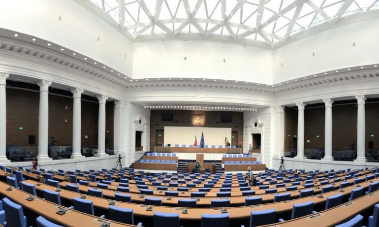 Emerging Europе: Нестабилно правителство в България ще подкопае влизането на страната в еврозоната - Tribune.bg