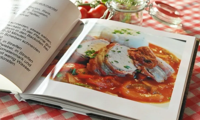 Първата кулинарна книга - Tribune.bg