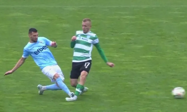 Защо Никола Попов не извика съдията на VAR за червен картон на Арда? - Tribune.bg