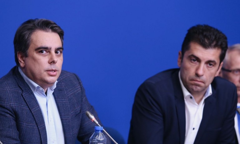 Мрежата към Петков и петата му колония: Божинка, ти ли си? - Tribune.bg