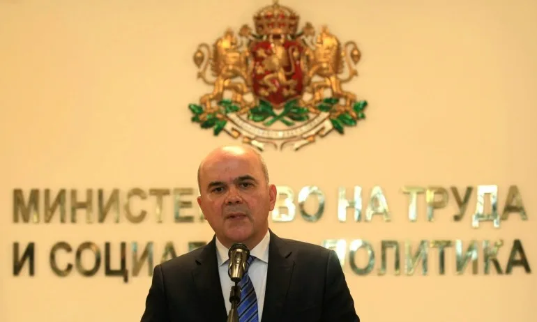 Министър Петков: Близо 2400 безработни ще започнат работа по регионални програми за заетост - Tribune.bg