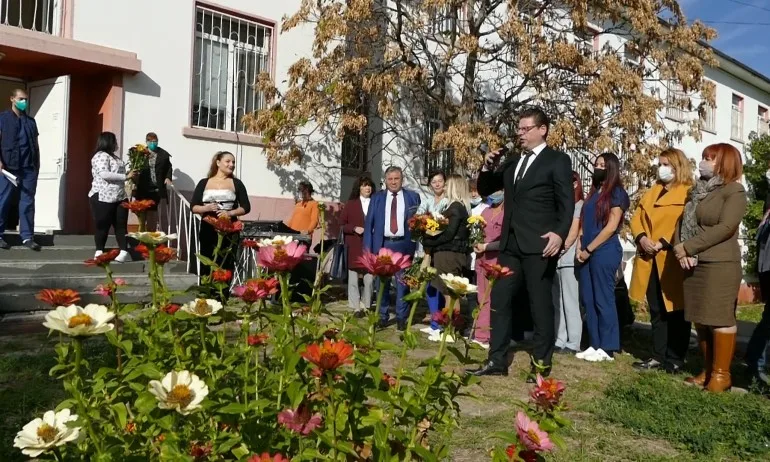 Опера в подкрепа на медици и пациенти в Инфекциозната клиника в Стара Загора - Tribune.bg